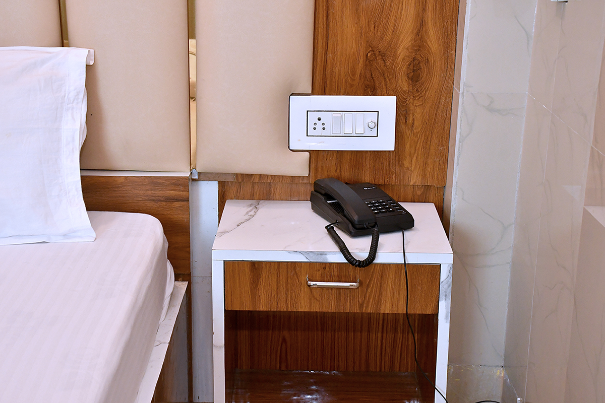 Deluxe Double Bed (Side Sea Facing)